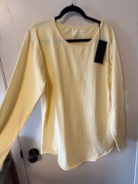 Alphalete Long-Sleeve Crewneck Top - Pale Yellow